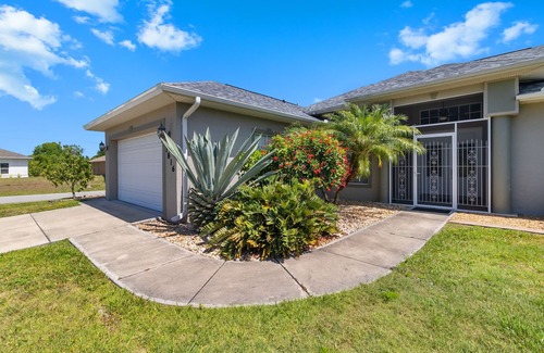 North Port House | This house is a 4 bedroom(s), 2.5 bathrooms, located in North Port, FL.