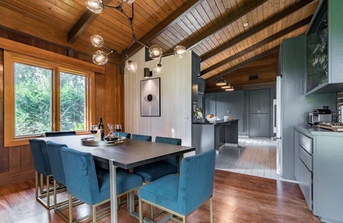 Amazon House | This house is a 5 bedroom(s), 3 bathrooms, located in Eugene, OR.