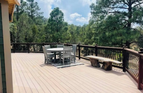 Ruidoso Downs House | This is a luxurious two-story mountain retreat tucked in Ruidoso Downs, NM.