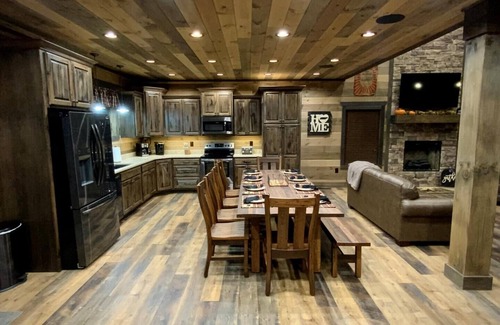 Gatlinburg - Pigeon Forge Resort | This luxury lodge is breathtaking from the moment you arrive.