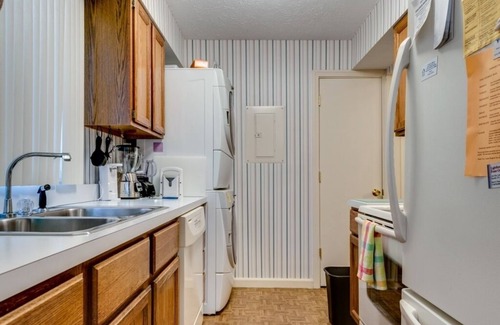 Chautauqua Condo | This newly built, modern, 2 bedroom, 1 bathroom rental condo is located on the south end of Chautauqua Institution