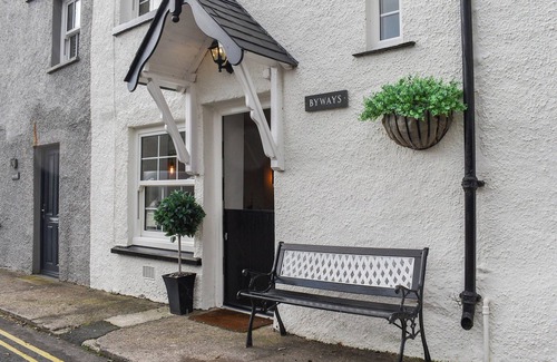 Cartmel Cottage | This quaint chocolate box cottage is nestled in the heart of Cartmel village.