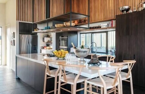 Ostend House | This stunning property is the ultimate tropical resort.