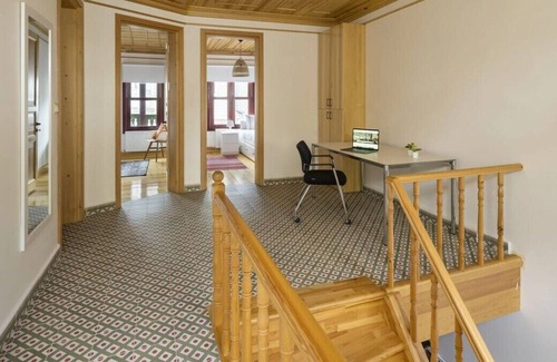 Bebek House | This townhouse is a 6 bedroom(s), 2 bathrooms, located in Beşiktaş, İstanbul.
