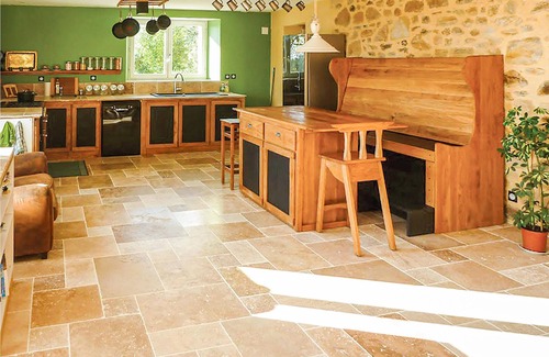 Castetbon House | This vacation home in the quiet village of Castetbon 15 km south of Orthez will spoil you with a won