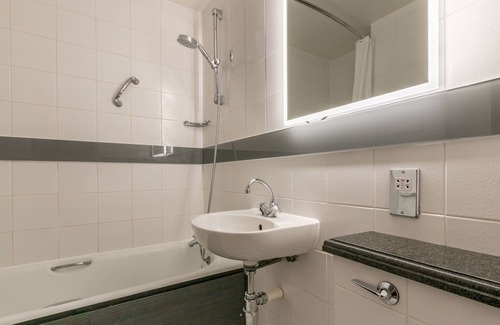 Luton Hotel | Thistle Express London Luton