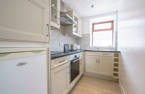 Thornhill Cottage | Thomas Carlyle Cottage sleeps 4 in 2 bedrooms with own hot tub