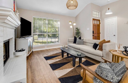 Milwood House | Thoughtfully furnished 3 Bedroom home near Domain