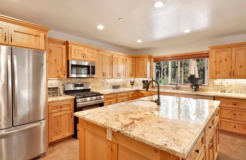 Fox Farm Cabin | Three Bears INN #2147
