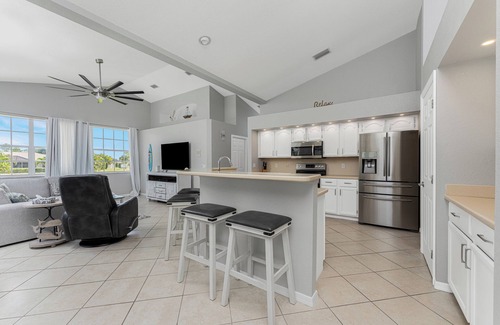 Broadmoor House | Three bedroom, 2 bathroom Pool home overlooking a canal in Rotonda West.