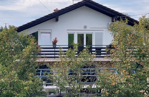 Duga Resa Apartment | Three bedroom apartment with terrace Duga Resa, Karlovac (A-22147-a)