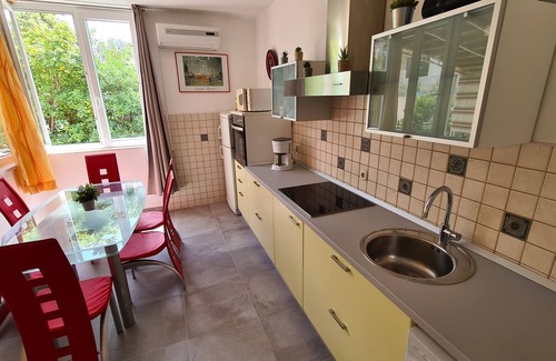 Brna Apartment | Three bedroom apartment with terrace and sea view Brna, Korčula (A-9296-a)