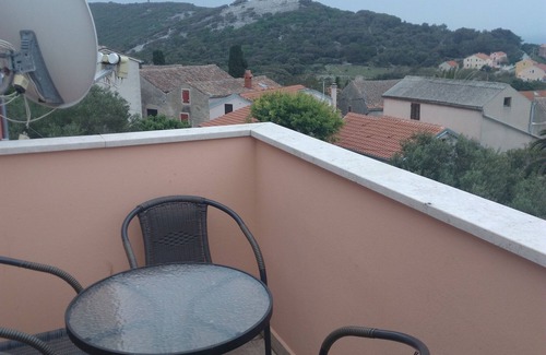 Cunski Apartment | Three bedroom apartment with balcony Ćunski, Lošinj (A-8010-b)