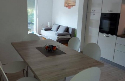 Necujam Apartment | Three bedroom apartment with balcony and sea view Nečujam, Šolta (A-13884-b)