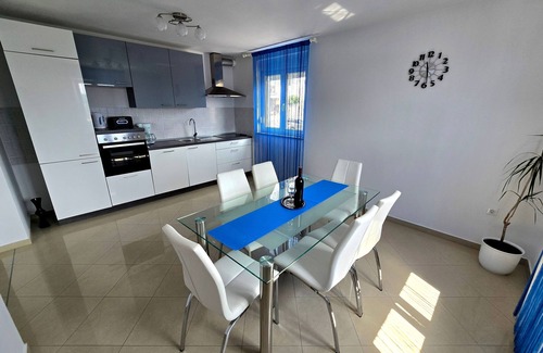 Viskovo Apartment | Three bedroom apartment with terrace Kastav, Opatija (A-13457-a)
