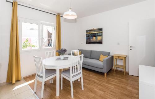 Rogoznica Apartment | Three-Bedroom Apartment In Rogoznica