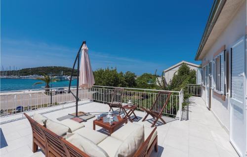Rogoznica Apartment | Three-Bedroom Apartment In Rogoznica