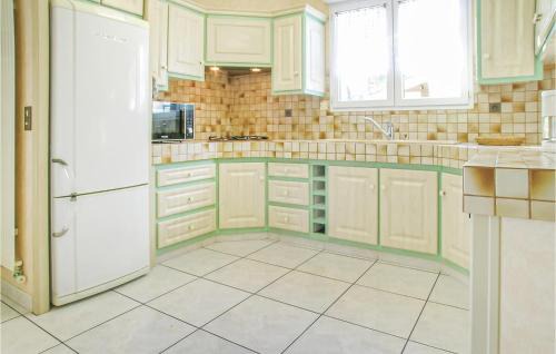 La Tranche-sur-Mer House | Three-Bedroom Holiday Home In La Tranche Sur Mer