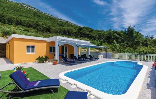 Kobas House | Three-Bedroom Holiday Home In Ston