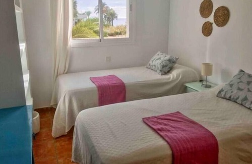 Agua Amarga House | Three bedroom house by the sea