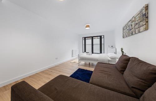 Tooting Apartment | Three Bedroom In Heart Of Central London MR4