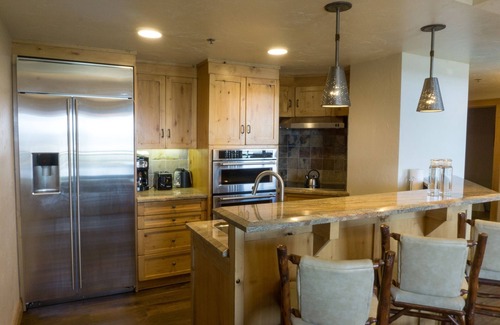 Park City House | Three Bedroom Penthouse at the base of Canyons by RedAwning - Save 20% on 7+ Nights!