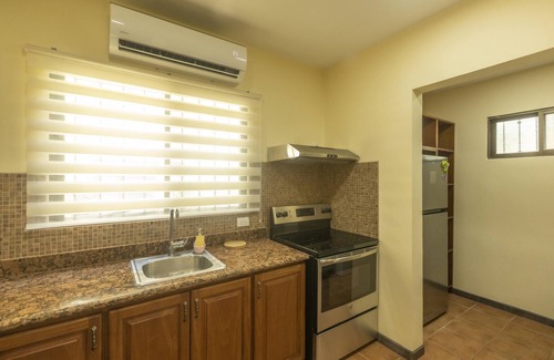 Coco House | Three Bedroom Sunny Townhome