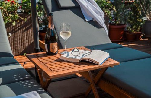 Varna City Centre Hotel | Three Dolphins Hotel with a Rooftop terracе