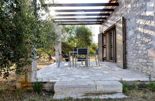 Arfara House | Three houses