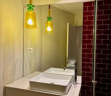 Guimaraes Apartment | Three Little Birds -RedBird