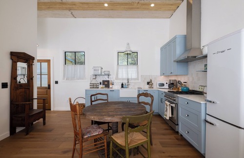 Los Alamos House | Three private residences in downtown Los Alamos