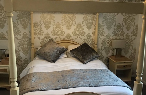 Burton on Trent Hotel | Three Queens Hotel