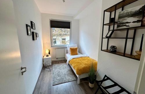 Frohnhausen Apartment | ThreeRoom Gem of Essen