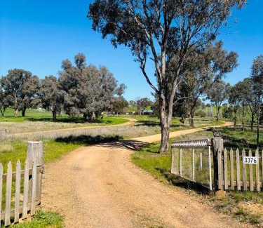 Mangoplah House | Thronum Cottage
