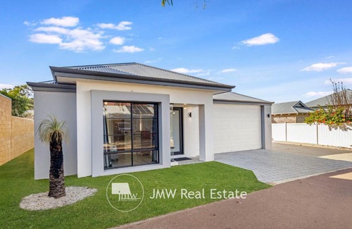Dunsborough House | Thurstun Lane Beach House - in a quiet lane in sought after Old Dunsborough