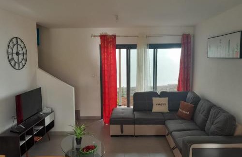 Saint-Gilles-les Hauts Apartment | Ti case muguets