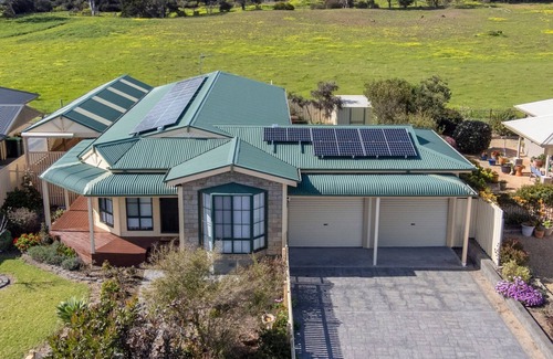 Normanville House | Ti Na Mara - 20 Resolute Avenue, Normanville