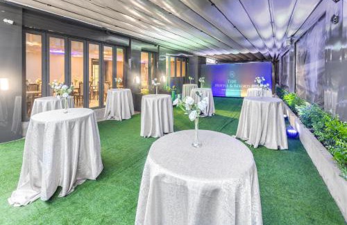 Abuja Hotel | Tide` Hotels and Resorts