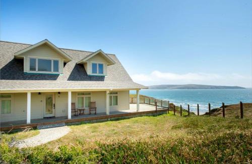 Dillon Beach House | Tide Pool! PERFECT Location! AMAZING views! Short Walk to Beach! Hot Tub! Game Room! BBQ! Fast WiFi! Dog Friendly!