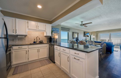 Ash Condo | Tidemaster 601 - Oceanfront Corner Unit - Walk to Main Street