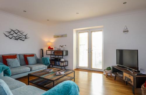 Rhosneigr Apartment | Tides Reach