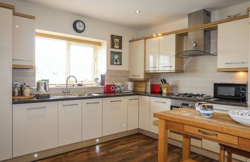 Rhosneigr Apartment | Tides Reach