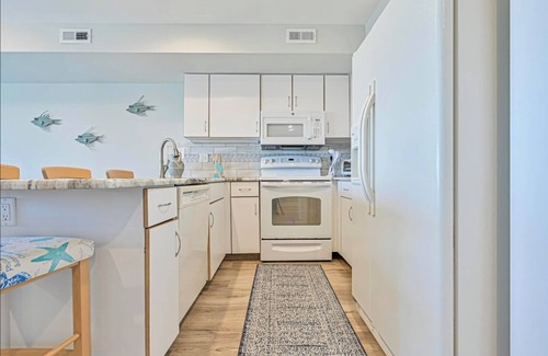 Southend Apartment | TideWatch-Relax in Brigantine w/Views,Beach and Pool