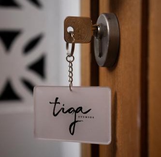 Kuta Hotel | Tiga Studios - Adults Only