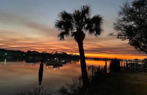 Carrabelle Apartment | TigerMinnow Coles Lodge