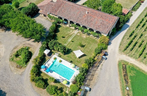 Longare Apartment | Tigli apartment with two bedrooms and one bathroom on the second floor with 4 metre glass window (apartment 6)