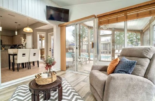 Charlotte House | Tiki Hut: Bar, Kitchenette, Grill, Firepit at Pool