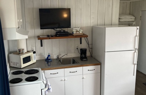 Yachats Hotel | Tillicum Beach Motel (Deane's Oceanfront Lodge)