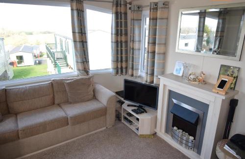 Fence Resort | Tim's Getaways Super Caravan A2, Todber Valley Caravan Park
