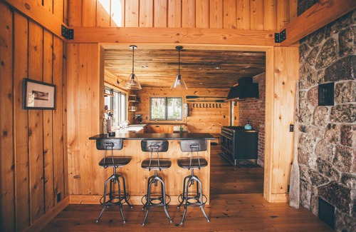 Lutsen Cottage | Timber-frame Beach Chalet on Lake Superior between Lutsen and Grand Marais